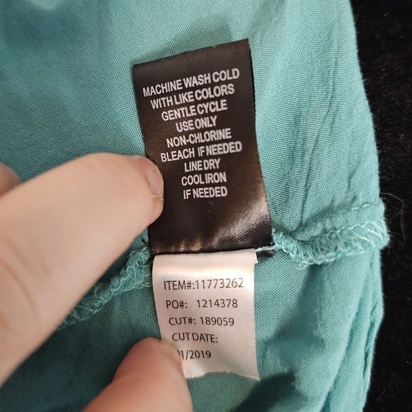 Torrid 1x adjustable strap teal floral tank - Picture 2 of 8